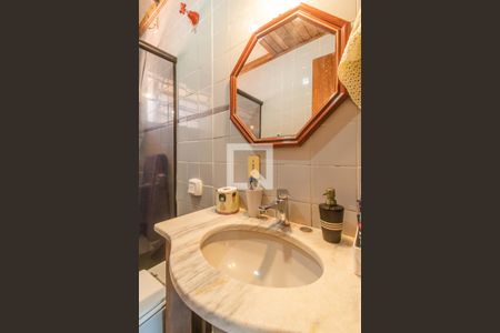 Casa à venda com 287m², 2 quartos e 3 vagasBanheiro do Quarto 1