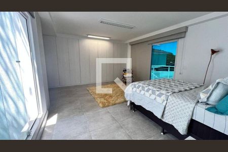 Casa à venda com 5 quartos, 385m² em Itaipu, Niterói