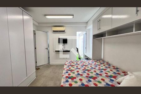 Casa à venda com 5 quartos, 385m² em Itaipu, Niterói