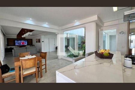 Casa à venda com 5 quartos, 385m² em Itaipu, Niterói