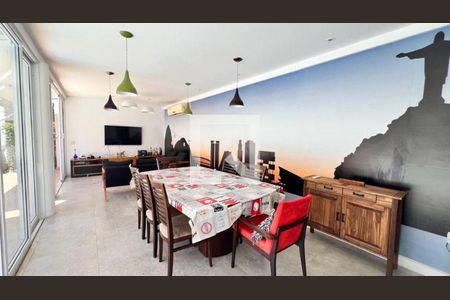 Casa à venda com 5 quartos, 385m² em Itaipu, Niterói