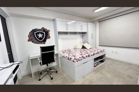 Casa à venda com 5 quartos, 385m² em Itaipu, Niterói