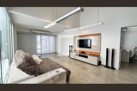 Casa à venda com 5 quartos, 385m² em Itaipu, Niterói