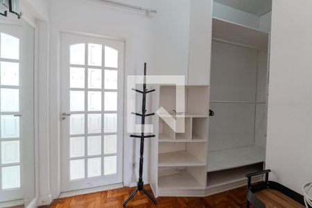 Apartamento à venda com 105m², 2 quartos e sem vaga Apartamento à venda com 105m², 2 quartos e sem vagaCloset da suíte 1