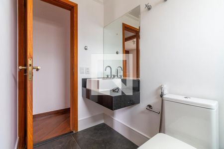 Apartamento para alugar com 220m², 3 quartos e 3 vagas Apartamento para alugar com 220m², 3 quartos e 3 vagasBanheiro Social