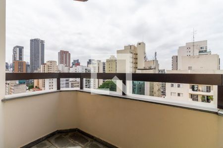 Apartamento para alugar com 220m², 3 quartos e 3 vagas Apartamento para alugar com 220m², 3 quartos e 3 vagasVaranda - Suíte