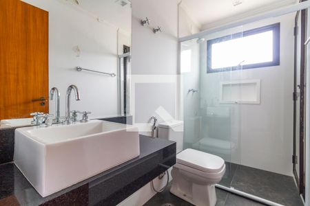 Apartamento para alugar com 220m², 3 quartos e 3 vagas Apartamento para alugar com 220m², 3 quartos e 3 vagasBanheiro Social