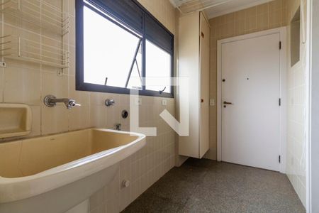 Apartamento para alugar com 220m², 3 quartos e 3 vagas Apartamento para alugar com 220m², 3 quartos e 3 vagasÁrea de Serviço