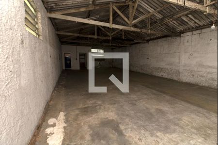 Casa à venda com 120m², 2 quartos e 1 vagaGalpão