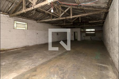 Casa à venda com 120m², 2 quartos e 1 vagaGalpão