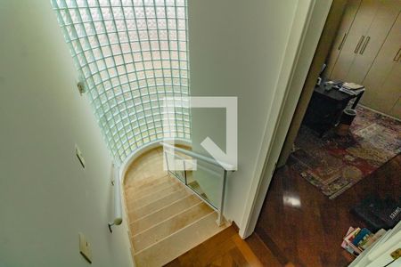 Casa de condomínio à venda com 389m², 4 quartos e 4 vagasLavabo 2