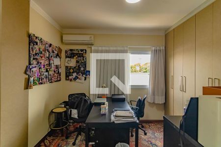 Casa de condomínio à venda com 389m², 4 quartos e 4 vagasEscritório