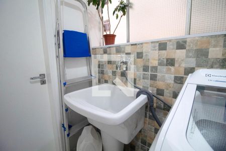 Apartamento à venda com 70m², 2 quartos e 1 vaga Apartamento à venda com 70m², 2 quartos e 1 vagaÁrea de serviço