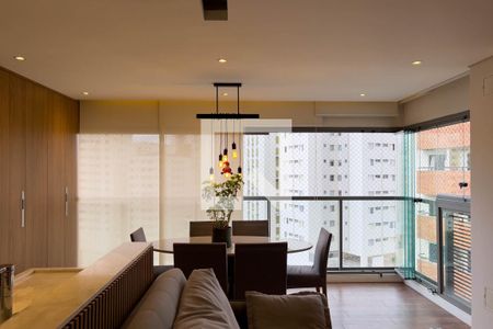 Sala e cozinha de apartamento para alugar com 2 quartos, 68m² em Vila Mariana, São Paulo