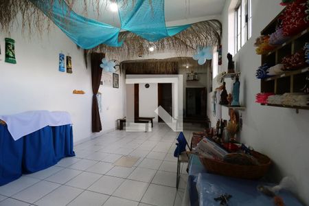 Casa à venda com 129m², 1 quarto e 1 vagaSalão