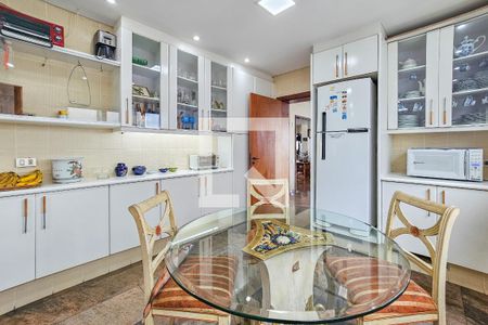 Apartamento para alugar com 500m², 4 quartos e 4 vagas Apartamento para alugar com 500m², 4 quartos e 4 vagasCozinha