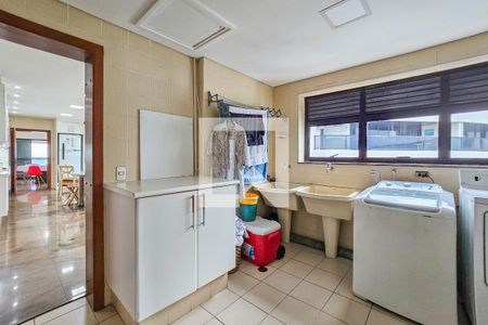 Apartamento para alugar com 500m², 4 quartos e 4 vagas Apartamento para alugar com 500m², 4 quartos e 4 vagasÁrea de serviço