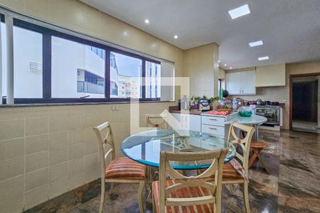 Apartamento para alugar com 500m², 4 quartos e 4 vagas Apartamento para alugar com 500m², 4 quartos e 4 vagasCozinha