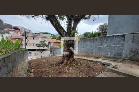 Casa à venda com 70m², 3 quartos e 4 vagas Casa à venda com 70m², 3 quartos e 4 vagasQuintal