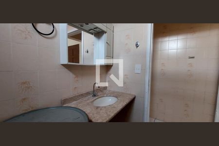 Casa à venda com 70m², 3 quartos e 4 vagas Casa à venda com 70m², 3 quartos e 4 vagasBanheiro 2