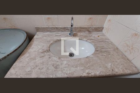 Casa à venda com 70m², 3 quartos e 4 vagas Casa à venda com 70m², 3 quartos e 4 vagasBanheiro 2