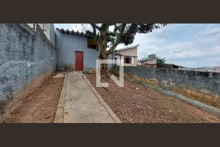 Casa à venda com 70m², 3 quartos e 4 vagas Casa à venda com 70m², 3 quartos e 4 vagasQuintal