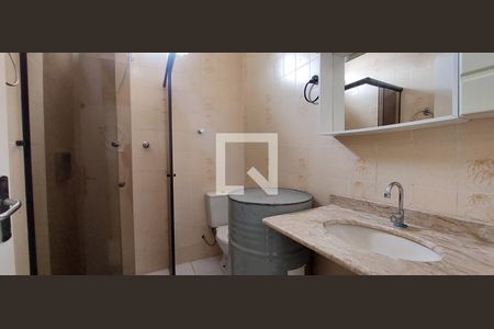 Casa à venda com 70m², 3 quartos e 4 vagas Casa à venda com 70m², 3 quartos e 4 vagasBanheiro 2