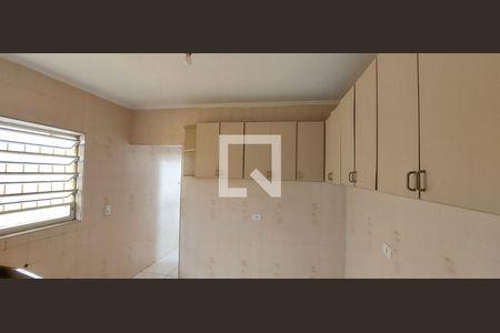 Casa à venda com 70m², 3 quartos e 4 vagas Casa à venda com 70m², 3 quartos e 4 vagasCozinha