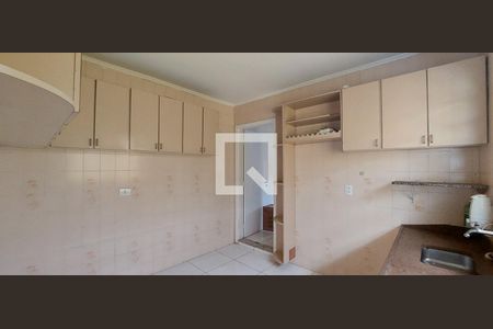 Casa à venda com 70m², 3 quartos e 4 vagas Casa à venda com 70m², 3 quartos e 4 vagasCozinha