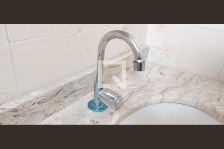 Casa à venda com 70m², 3 quartos e 4 vagas Casa à venda com 70m², 3 quartos e 4 vagasBanheiro 2