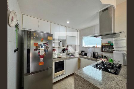 Casa de condomínio à venda com 410m², 3 quartos e 4 vagas Casa de condomínio à venda com 410m², 3 quartos e 4 vagasCozinha