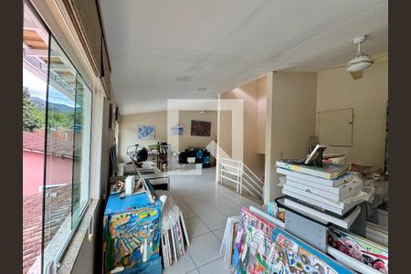 Casa de condomínio à venda com 410m², 3 quartos e 4 vagas Casa de condomínio à venda com 410m², 3 quartos e 4 vagasSalão