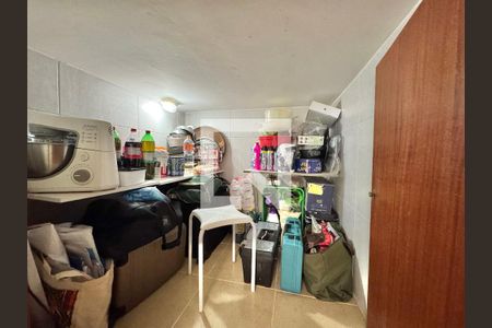 Casa de condomínio à venda com 410m², 3 quartos e 4 vagas Casa de condomínio à venda com 410m², 3 quartos e 4 vagasCozinha - Despensa