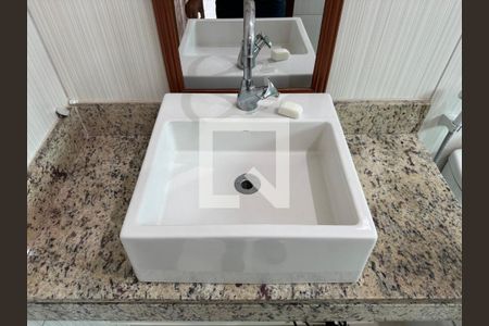 Casa de condomínio à venda com 410m², 3 quartos e 4 vagas Casa de condomínio à venda com 410m², 3 quartos e 4 vagasSuíte 1 - Banheiro