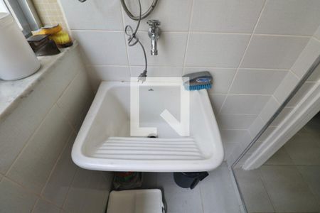 Apartamento para alugar com 130m², 3 quartos e 1 vagaÁrea de Serviço