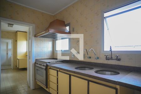 Apartamento à venda com 200m², 3 quartos e 2 vagasCozinha