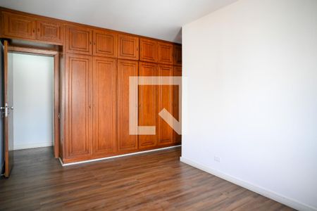 Apartamento à venda com 200m², 3 quartos e 2 vagasQuarto 2