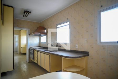 Apartamento à venda com 200m², 3 quartos e 2 vagasCozinha