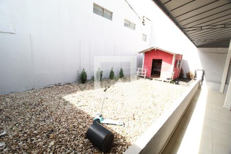 Casa para alugar com 194m², 3 quartos e 2 vagasQuintal