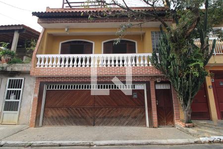 Casa para alugar com 260m², 4 quartos e 2 vagasFachada