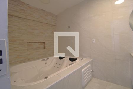 Casa para alugar com 260m², 4 quartos e 2 vagasBanheiro da suíte / banheira