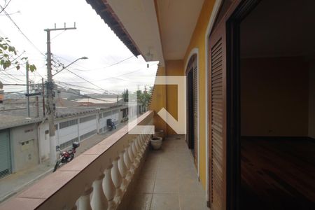 Casa para alugar com 260m², 4 quartos e 2 vagasSacada da sala