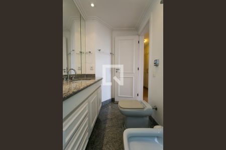 Apartamento para alugar com 260m², 4 quartos e 4 vagasBanheiro da Suíte 1