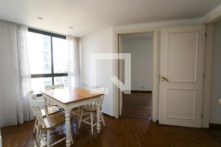 Apartamento para alugar com 260m², 4 quartos e 4 vagascopa