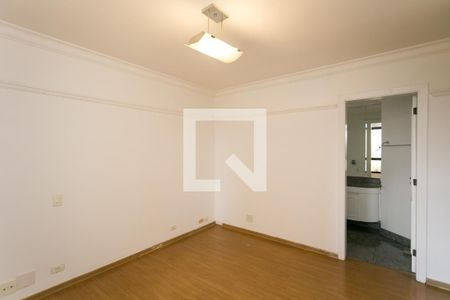 Apartamento para alugar com 260m², 4 quartos e 4 vagassuite1