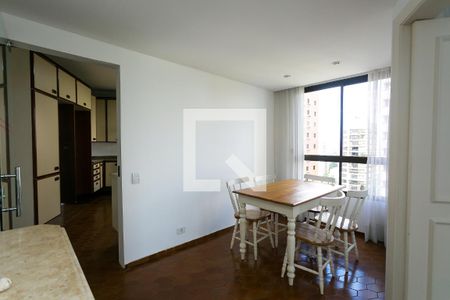 Apartamento para alugar com 260m², 4 quartos e 4 vagascopa