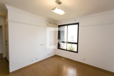 Apartamento para alugar com 260m², 4 quartos e 4 vagassuite1