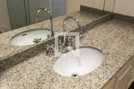 Apartamento para alugar com 260m², 4 quartos e 4 vagasBanheiro