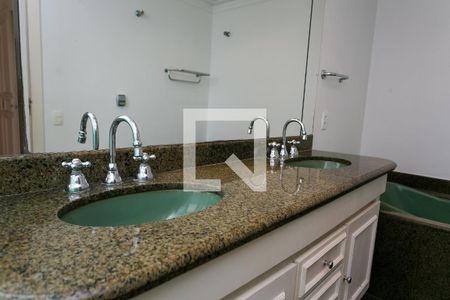 Apartamento para alugar com 260m², 4 quartos e 4 vagasBanheiro da Suíte 2