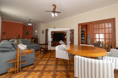 Sala de casa à venda com 4 quartos, 300m² em Alto de Pinheiros, São Paulo